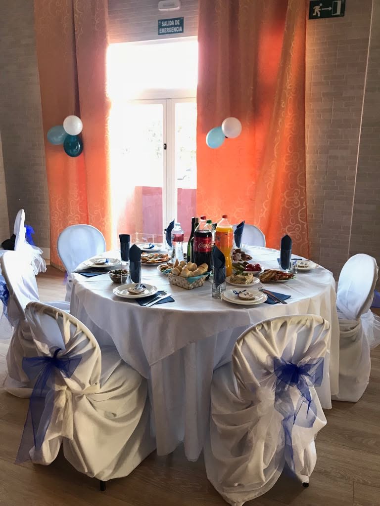 Decoración de mesas y sillas